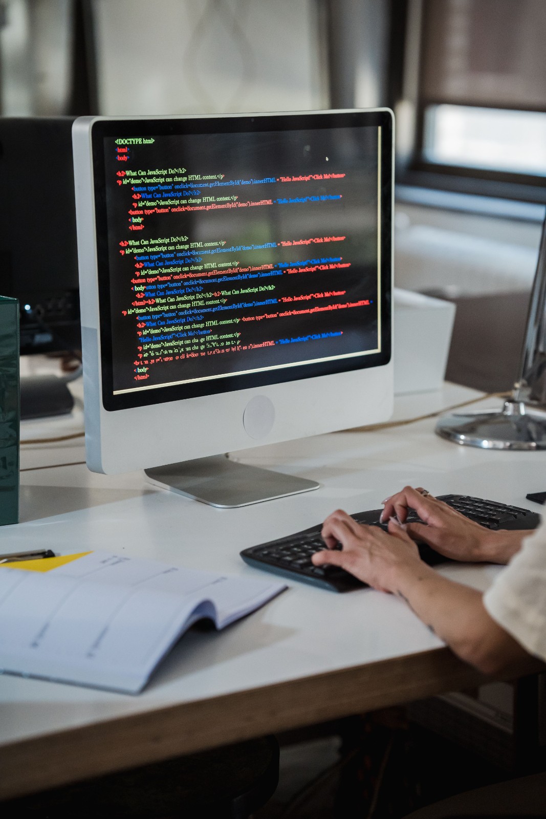 Artificial Intelligence course covering Python programming, machine learning, and intelligent applications